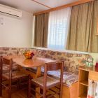 5-MH46 - Dinette